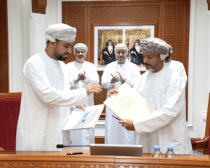 توقيع مذكرات تفاهم بين الشركات المنتجة للألبان بمحافظة ظفار